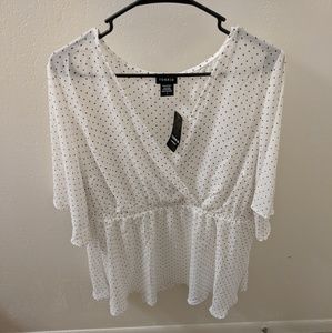 Torrid polka dot blouse sz 1 NWT